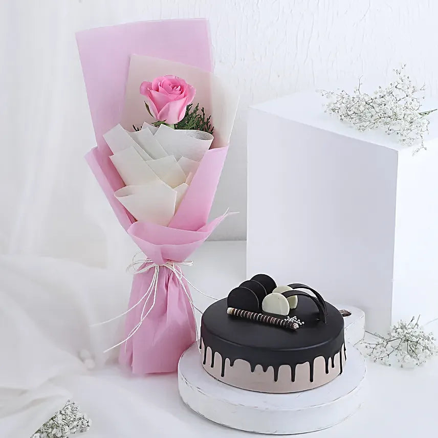 Blushing Pink Rose Bouquet & Chocolate Cake