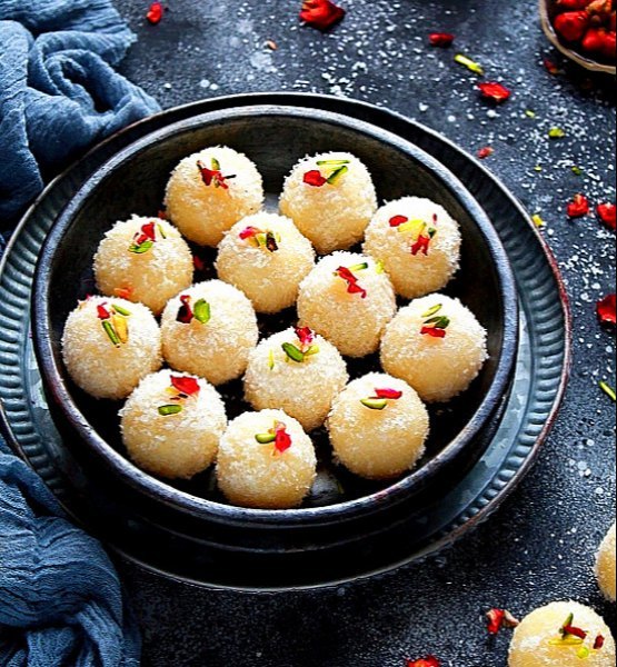 Coconut Ladoo (1 Kg)
