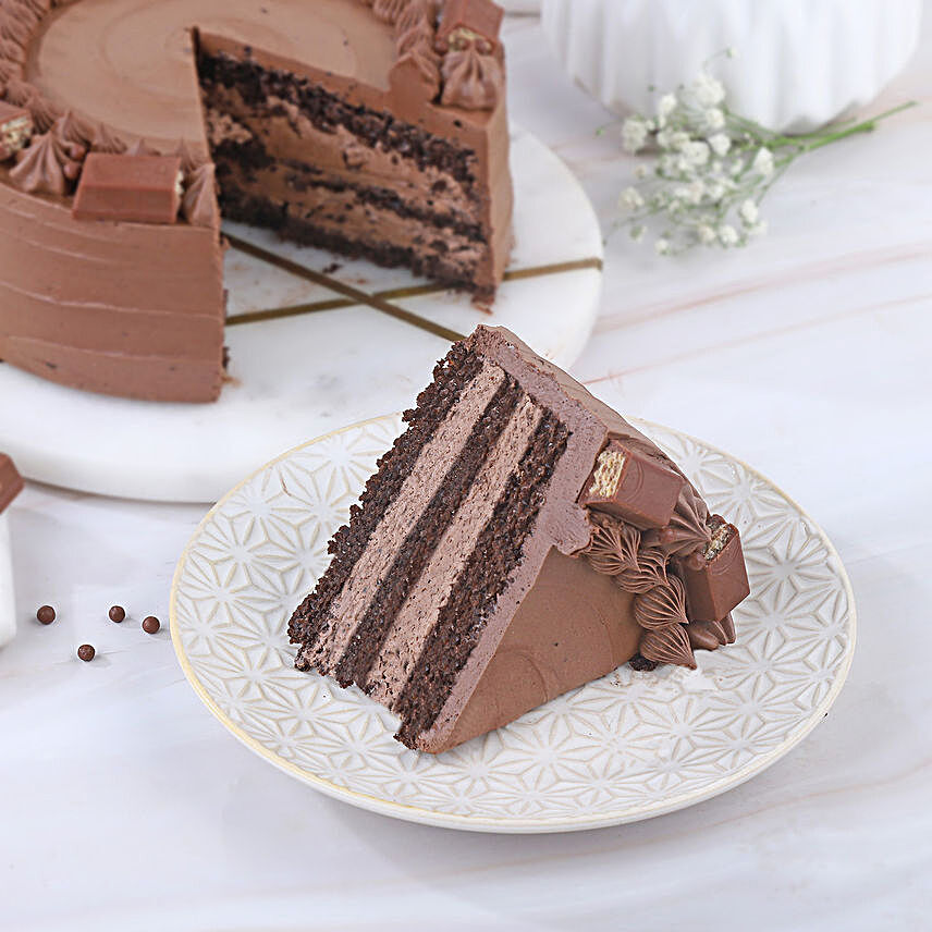 Kit Kat Crunch Cream Cake