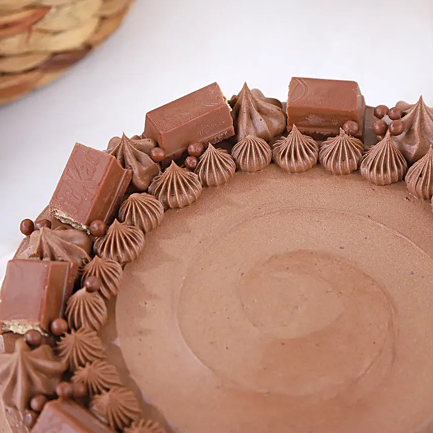Kit Kat Crunch Cream Cake