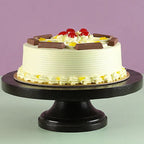 KitKat Butterscotch Cake