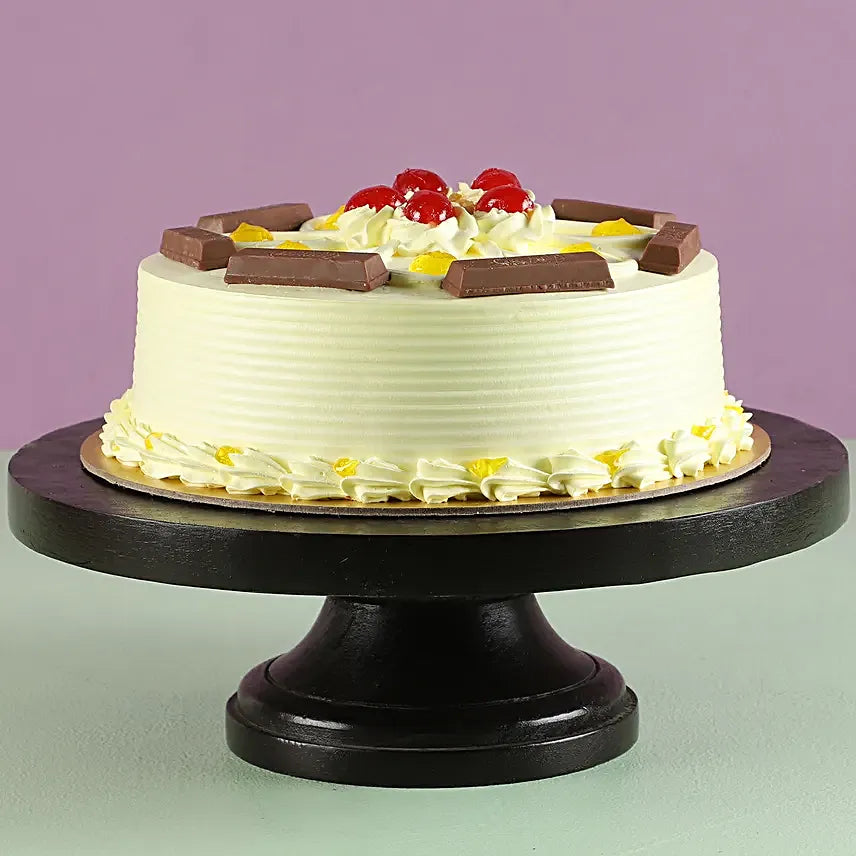 KitKat Butterscotch Cake