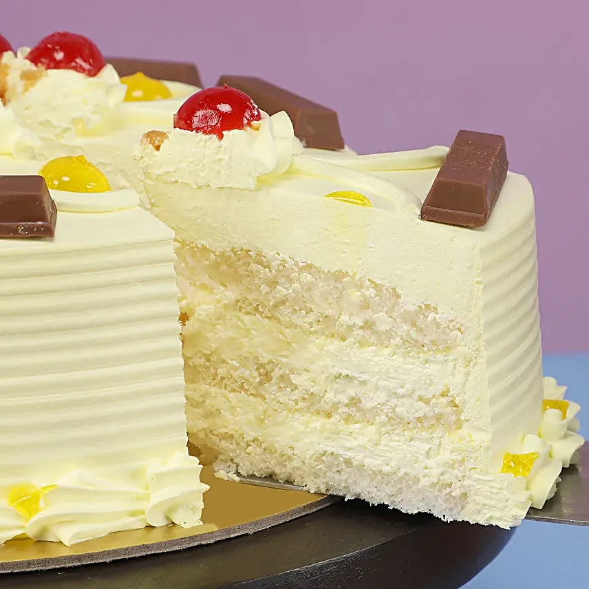 KitKat Butterscotch Cake