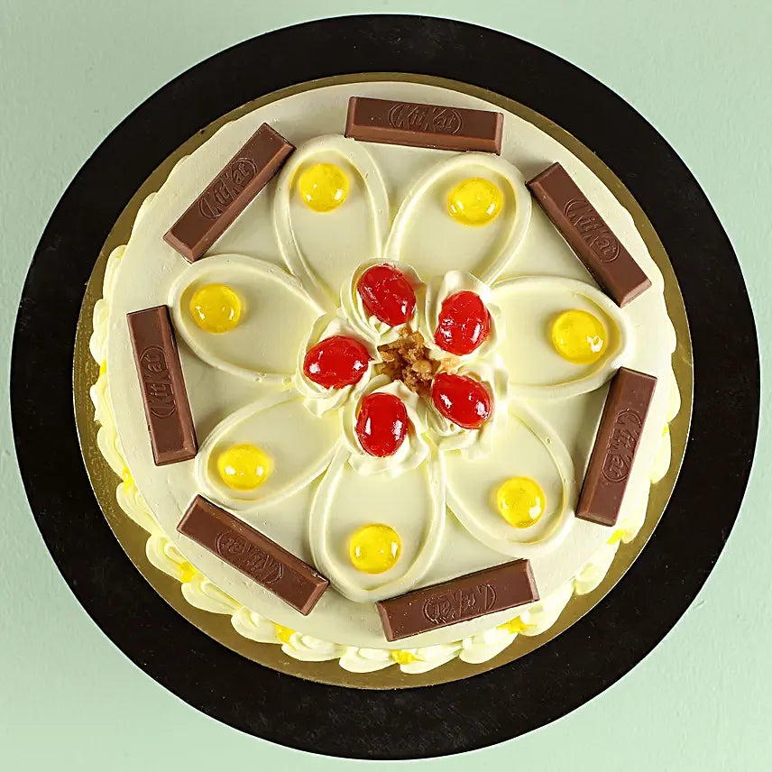 KitKat Butterscotch Cake