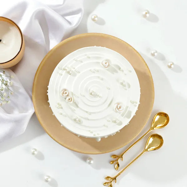 Velvet Pearl Vanilla Cake (1 Pound)