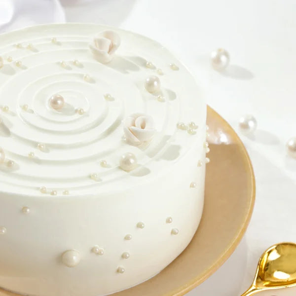 Velvet Pearl Vanilla Cake (1 Pound)